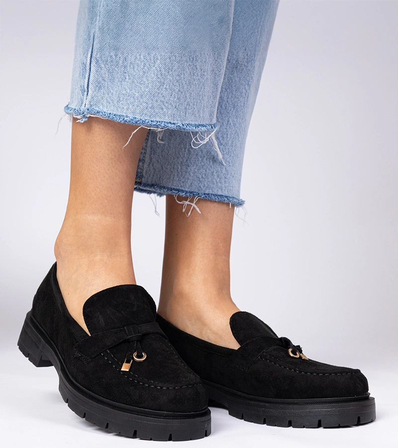 Černé elegantní mokasíny z ekosemiše s ozdobou Marsella