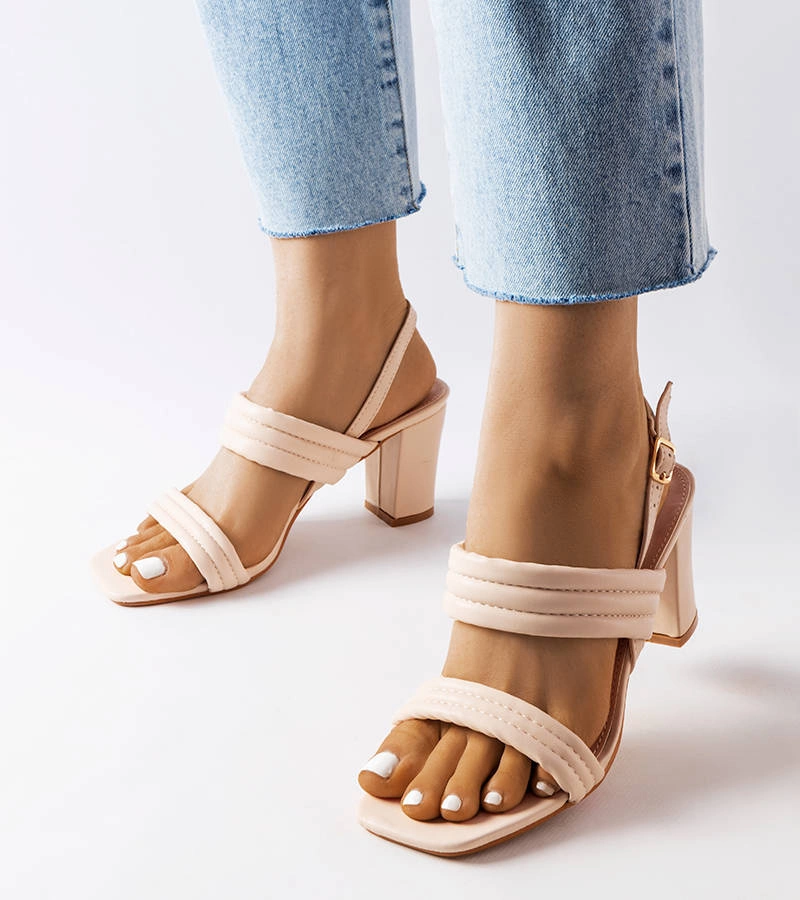 Béžové sandály Moli na jehlovém podpatku