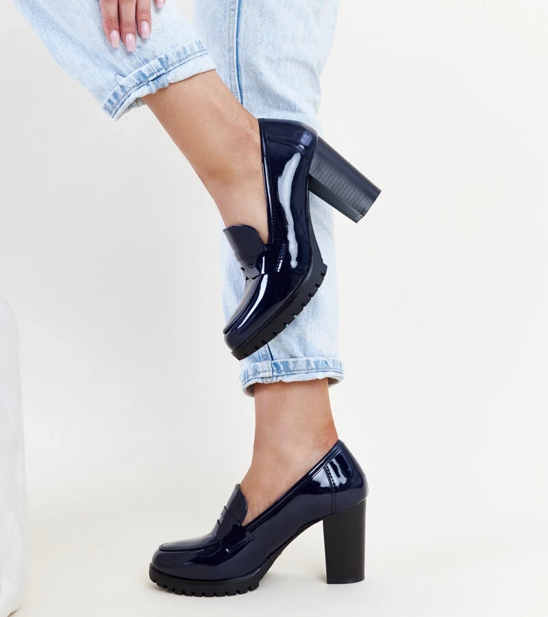 Modré lakované lodičky na sloupku Licoletta