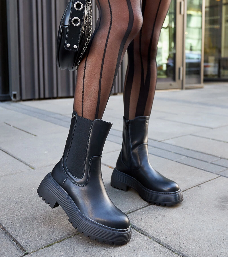 Černé zateplené kotníčkové boty na platformě Rinaldo