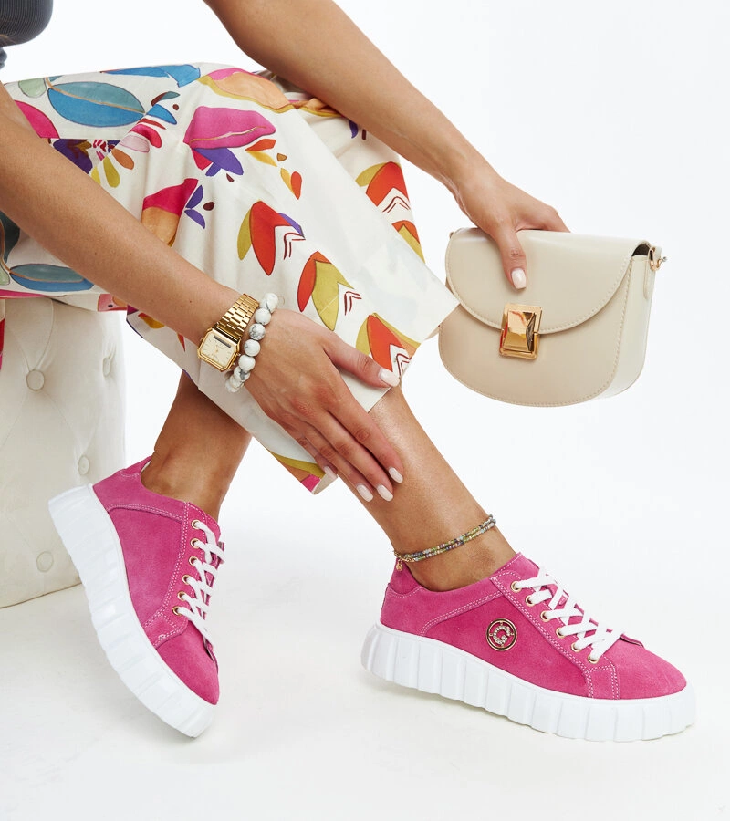 Tmavě růžové kůžené tenisky se zirkony od Stradone