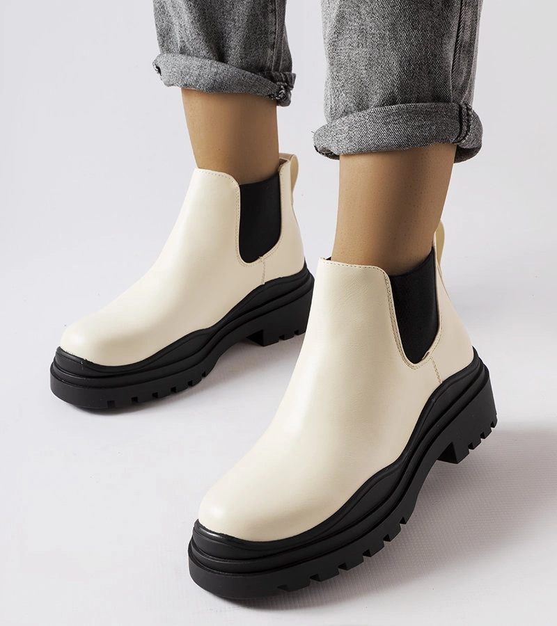 Béžové boty s černou platformou Marinone