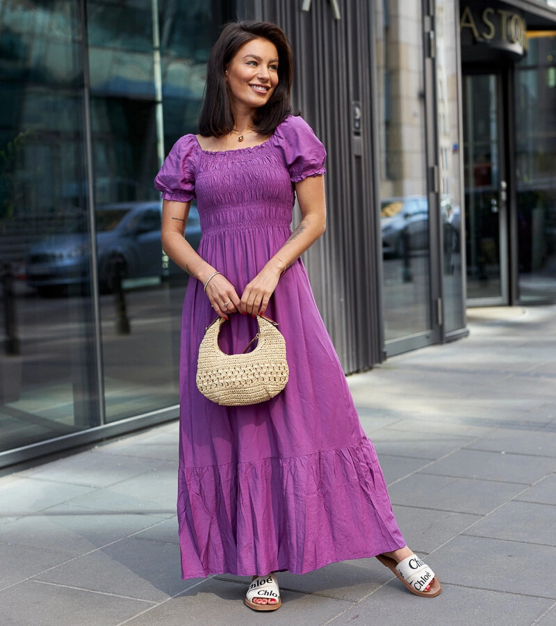 Fialové maxi šaty s drapérií od Demisa