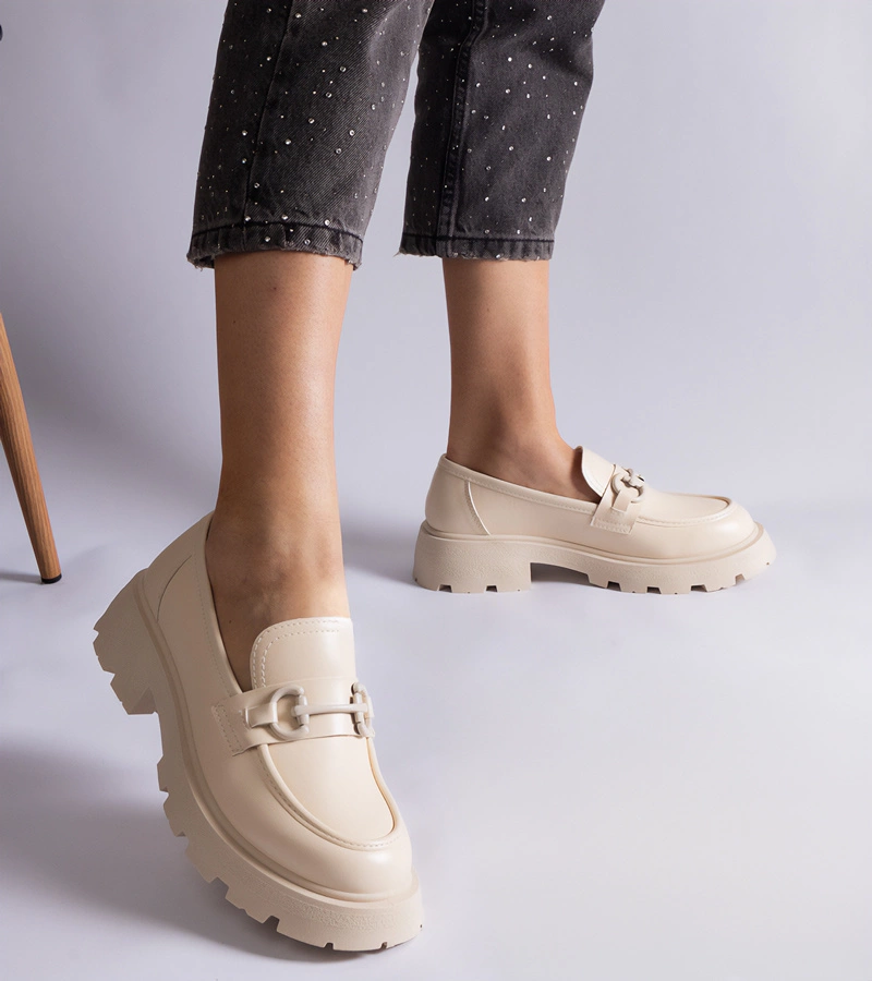 Béžové mokasíny z eko kůže se zlatou ozdobou Edelia