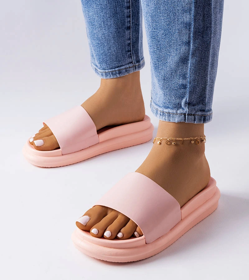 Růžové žabky na platformě Paquette