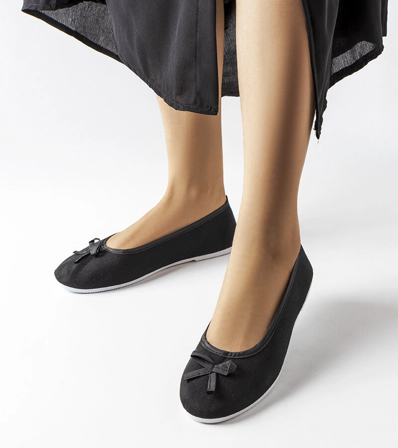 Černé látkové baleríny značky Gendron