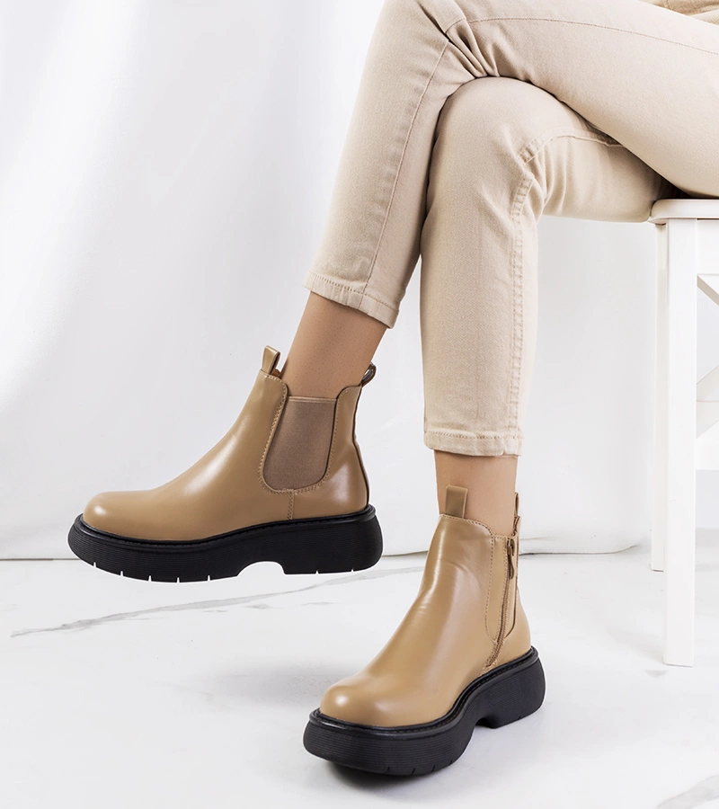 Hnědý boty glans typ Cromer