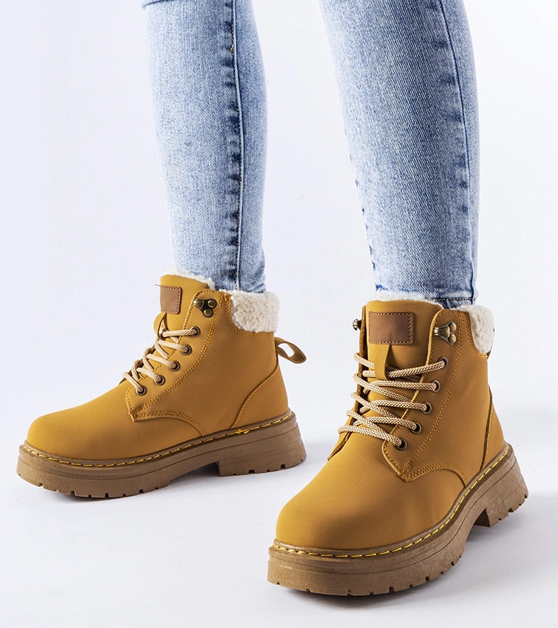 Hnědé izolované workery Burgondi