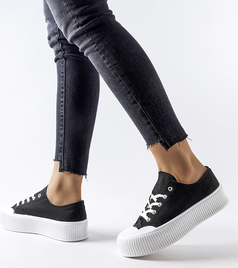 Černé tenisky na bílé platformě Fortunata