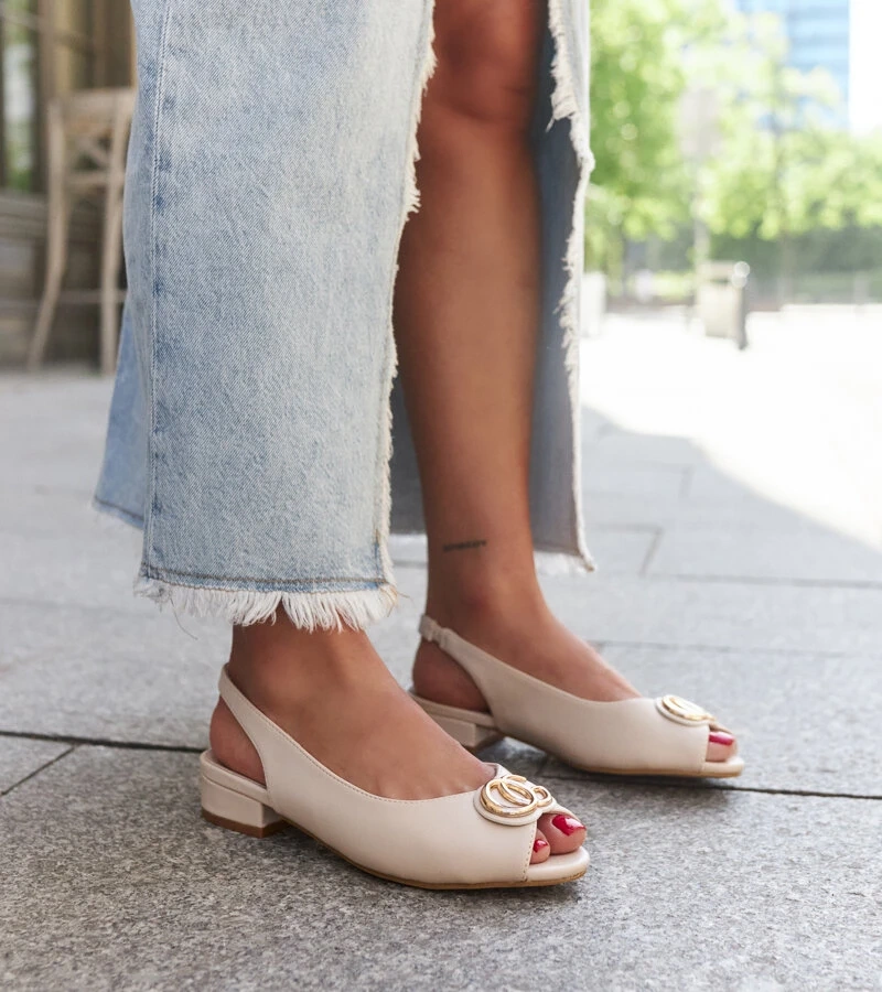 Sandalety s kůžovou vložkou Karimala