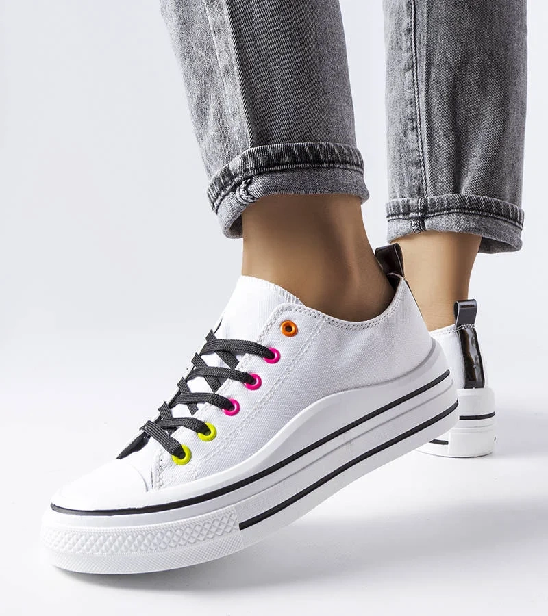 Bílé tenisky na platformě Bois