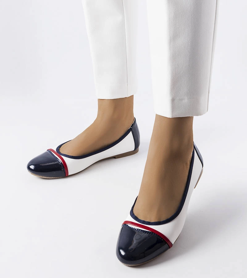 Bílé a tmavě modré baleríny Salmons