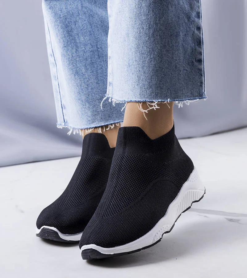 Černé kotníkové tenisky Roes