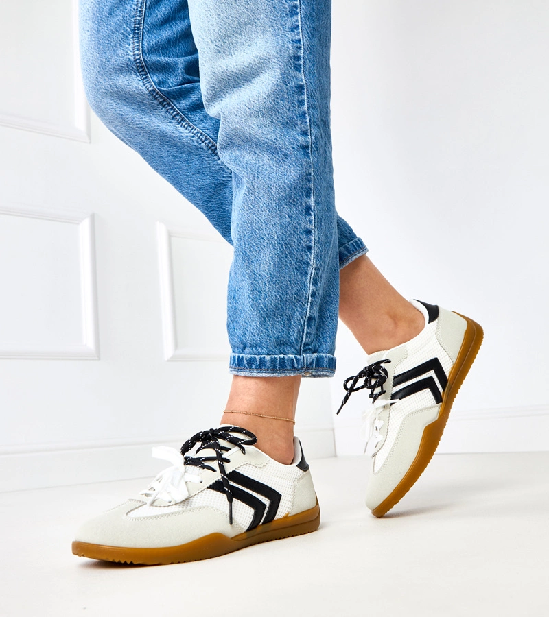 Bílé tenisky síťované s černou vsadkou Malkan