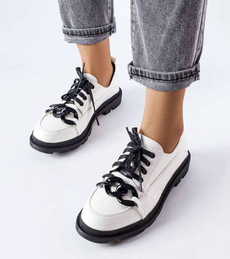 Bílé polobotky s řetízkem Allain