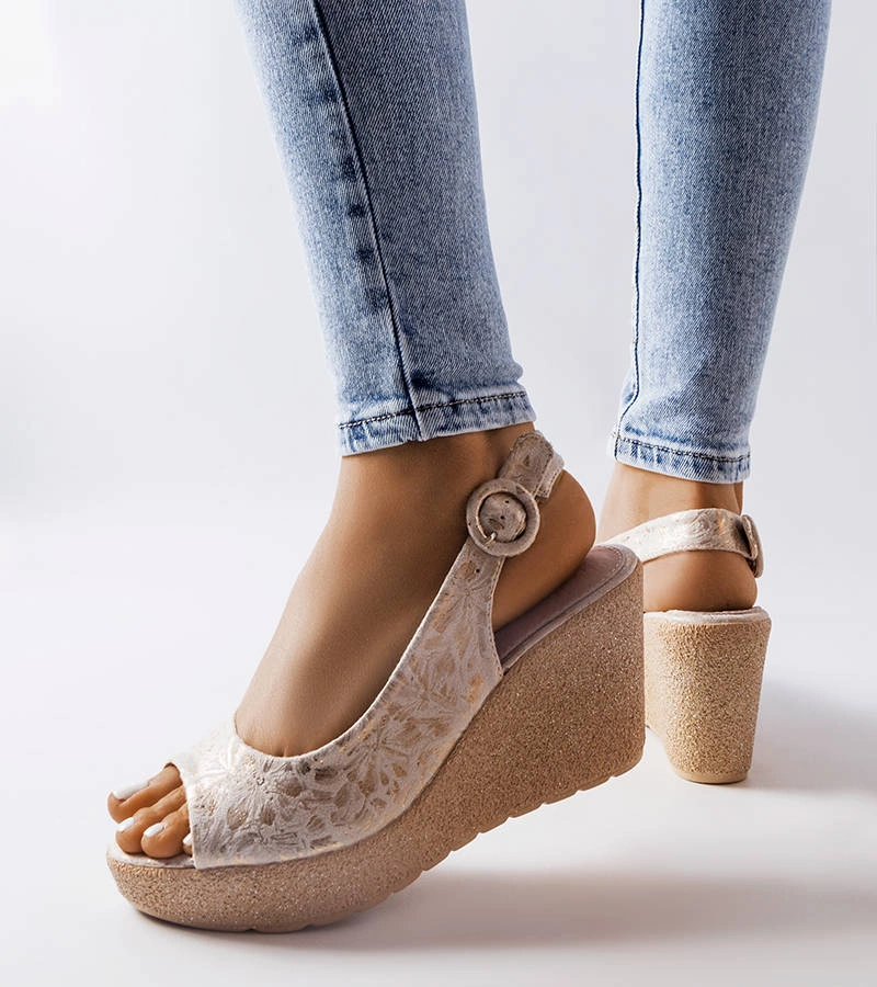 Béžové sandály na podpatku Jarmila