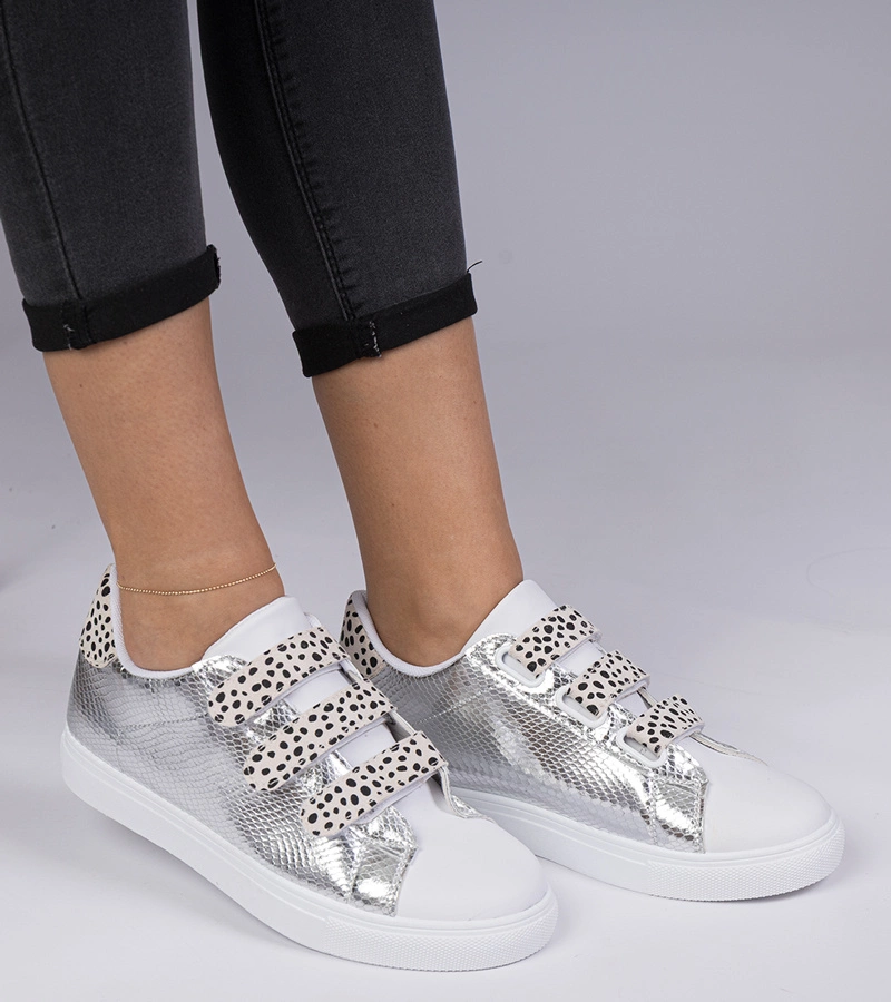 Stříbrné tenisky se zvířecím vzorem na suchý zip Astrala