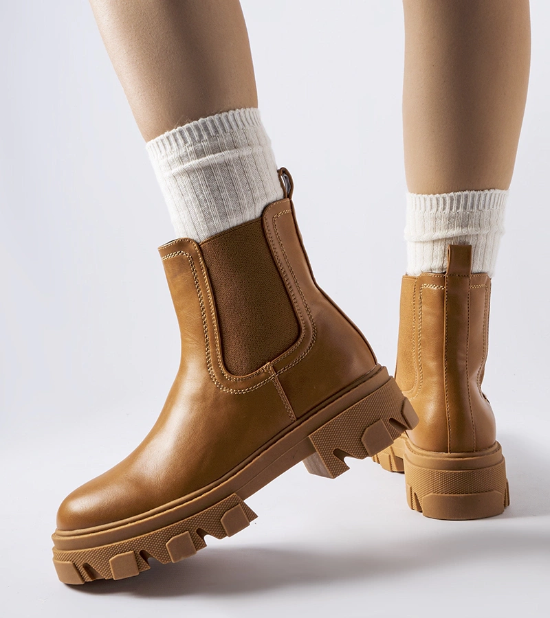 Hnědé nášlapné masivní zateplené botky Giulio