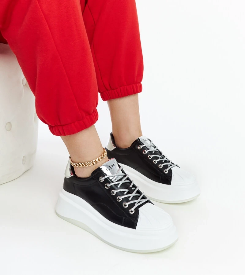 Černé tenisky na platformě GOE NN2N4034