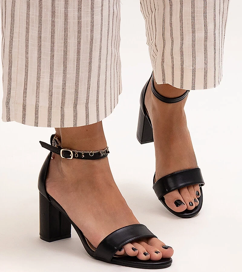 Černé sandály na podpatku Atifa