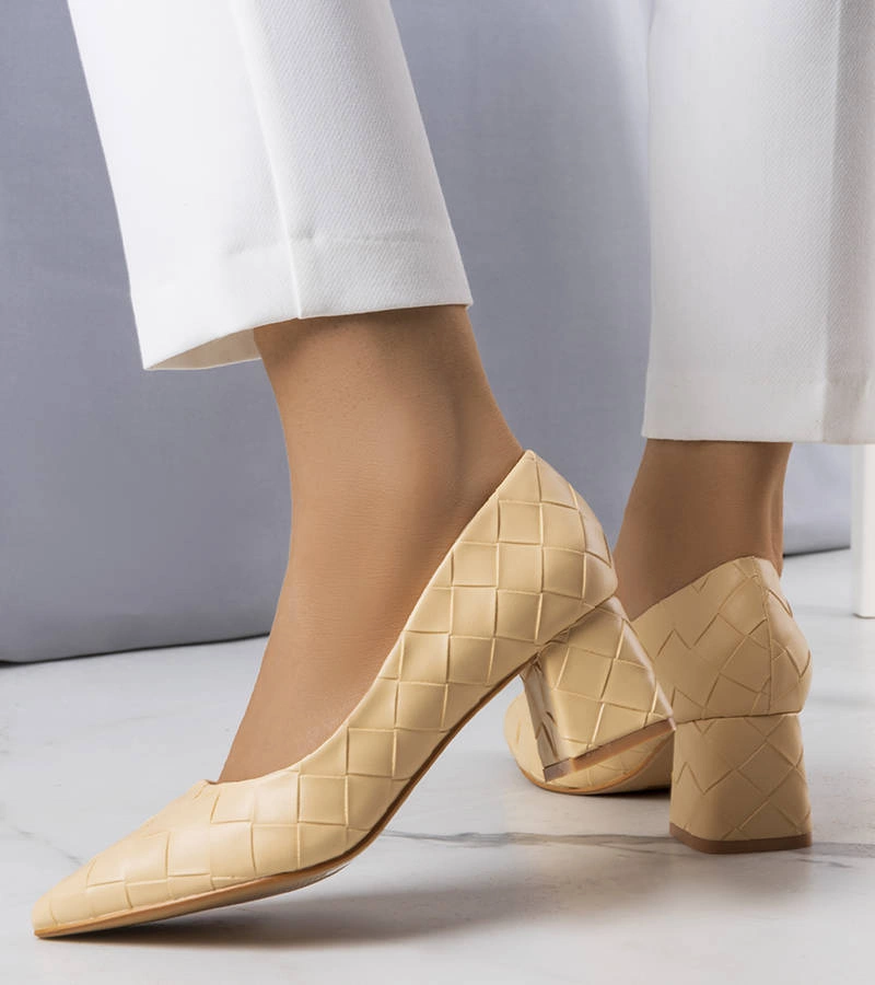 Béžové lodičky Migne na podpatku