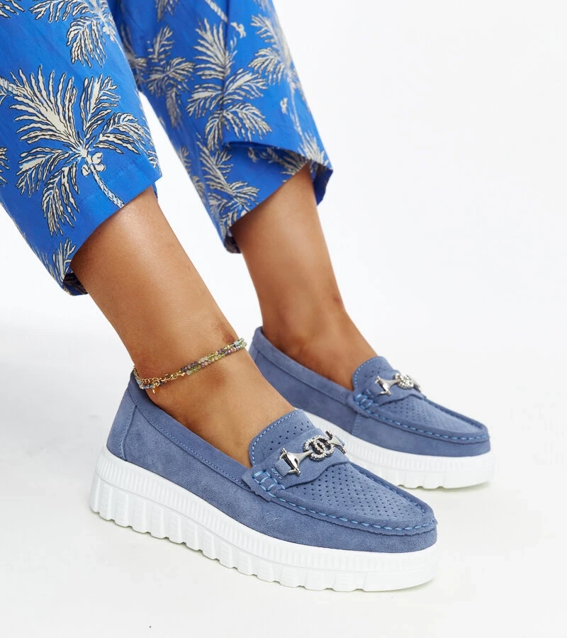 Modré kožené polobotky s dekorativní sponou Taija