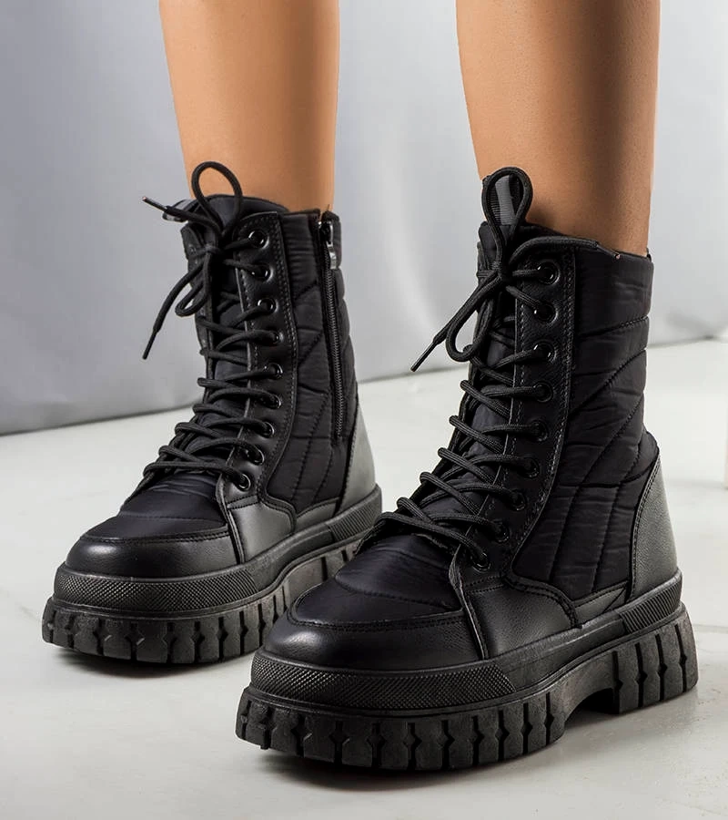 Černé zateplené sněhové boty Arinna