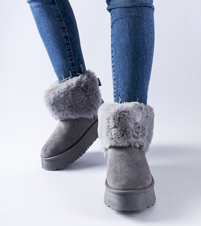 Šedé sněhule zdobené kožíškem Adelfia