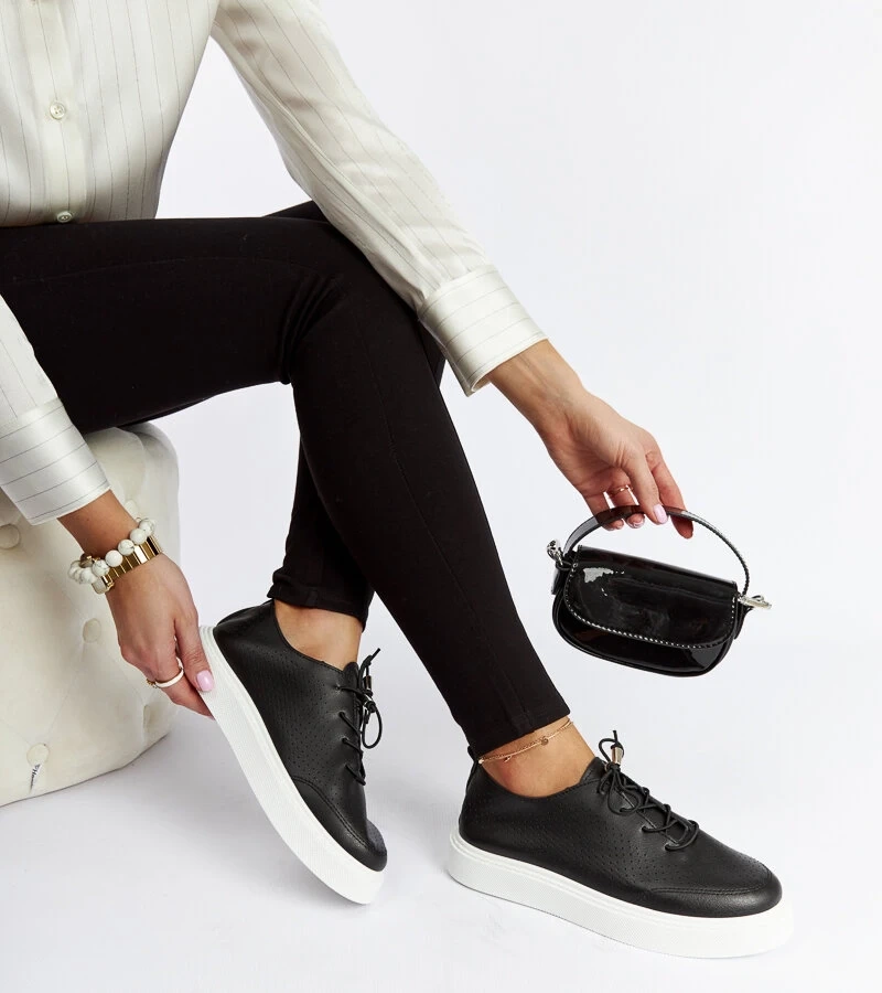 Černé perforované tenisky Laytonville