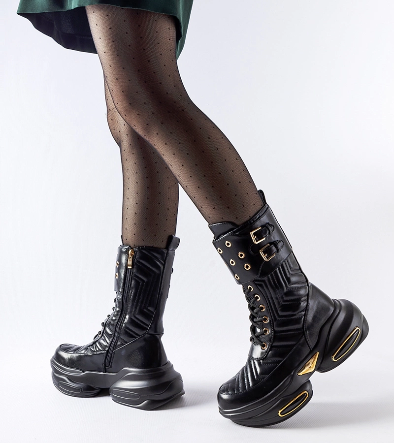 Černé kotníčkové boty zdobené prošíváním Veronese