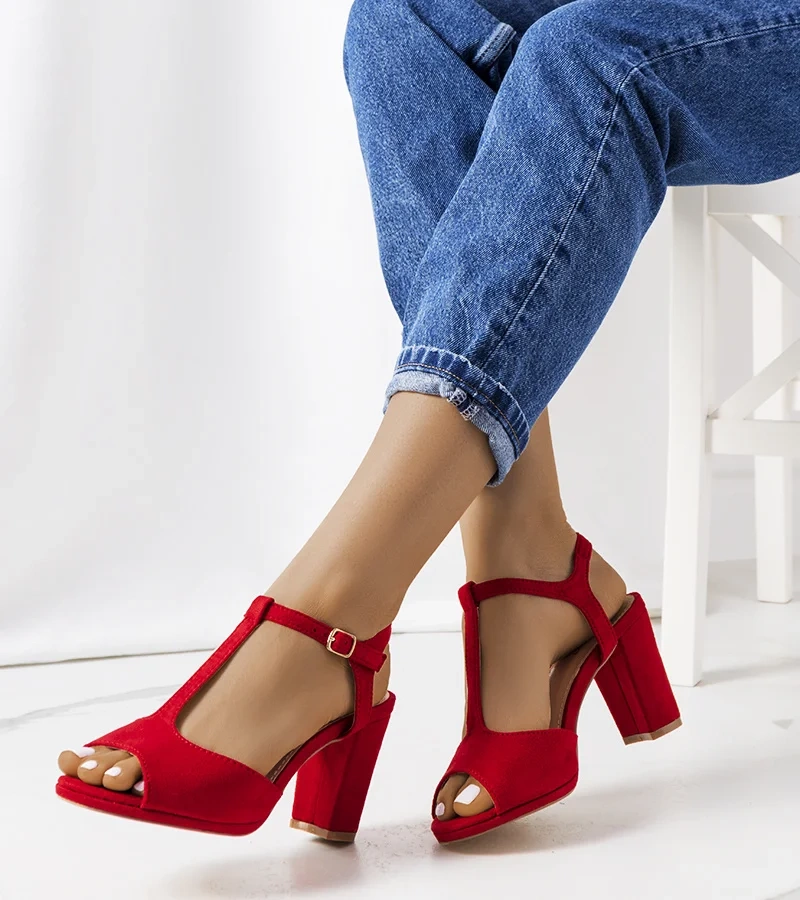 Červené lodičky na jehlovém podpatku Harvey