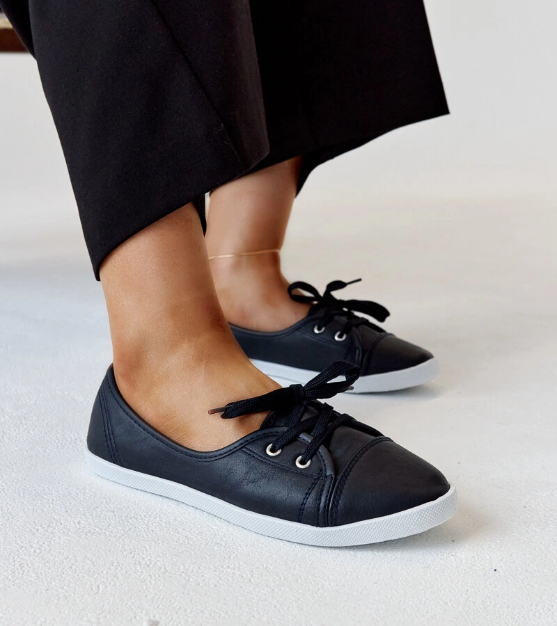 Granátové tenisky na zavazování z ekokože Knudsen