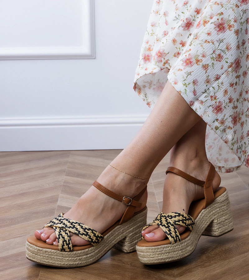 Černé pletené sandály na podpatku Marfi