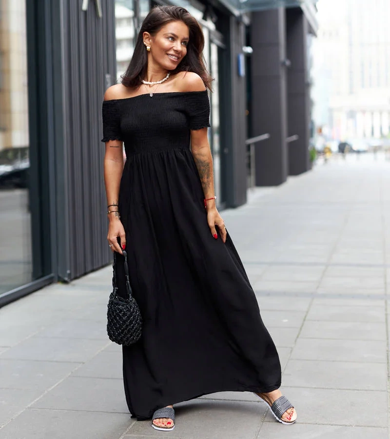 Černé šaty se záhyby Trentini