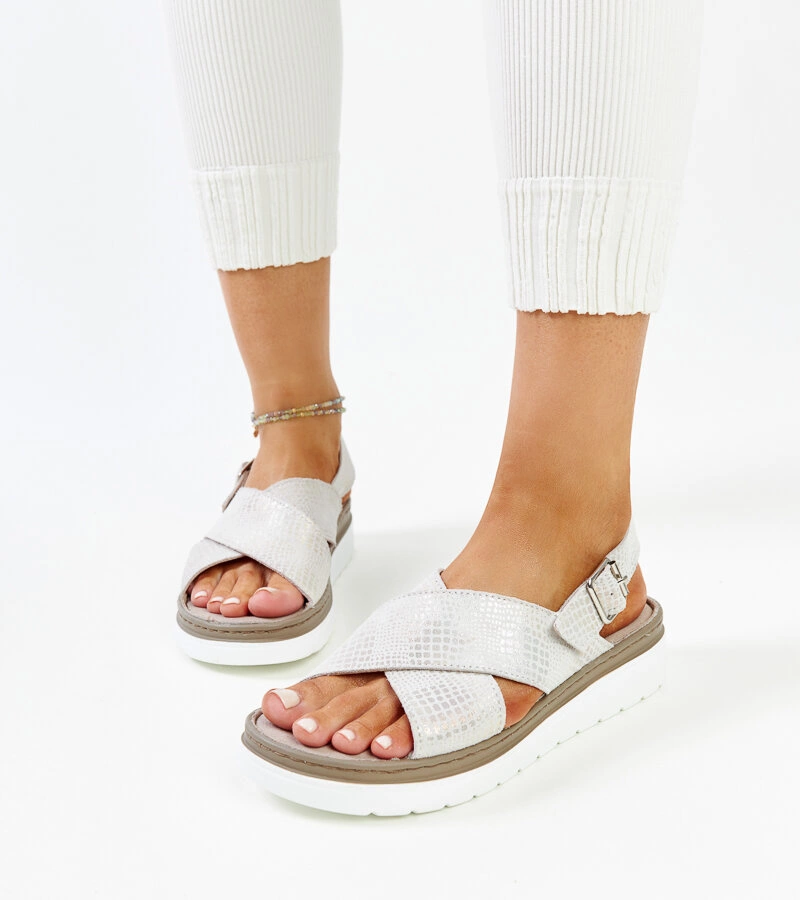 Stříbrné kožené sandály na platformě Ithar