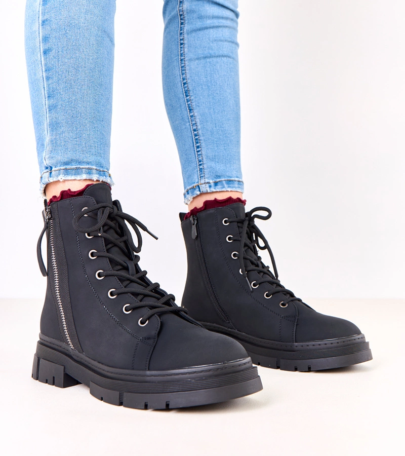 Černé dámské trapery z matné eko kůže Jakoma