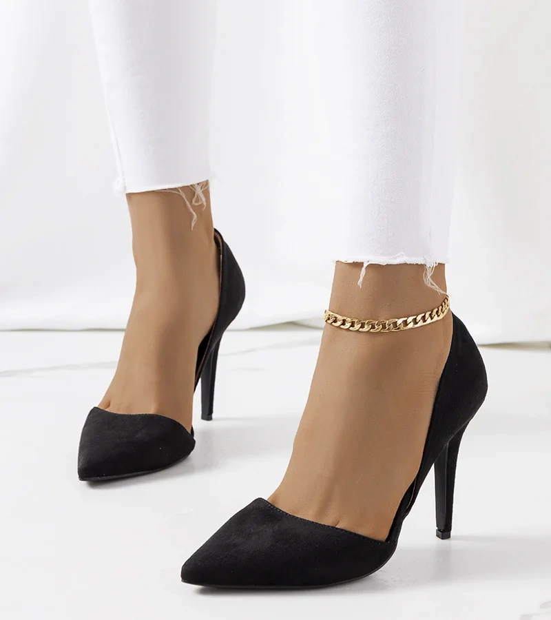 Černé jehlové podpatky s ozdobnými výřezy Nasmah