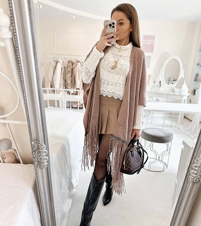 Námořnicky modrý přehoz Raylan s korálky