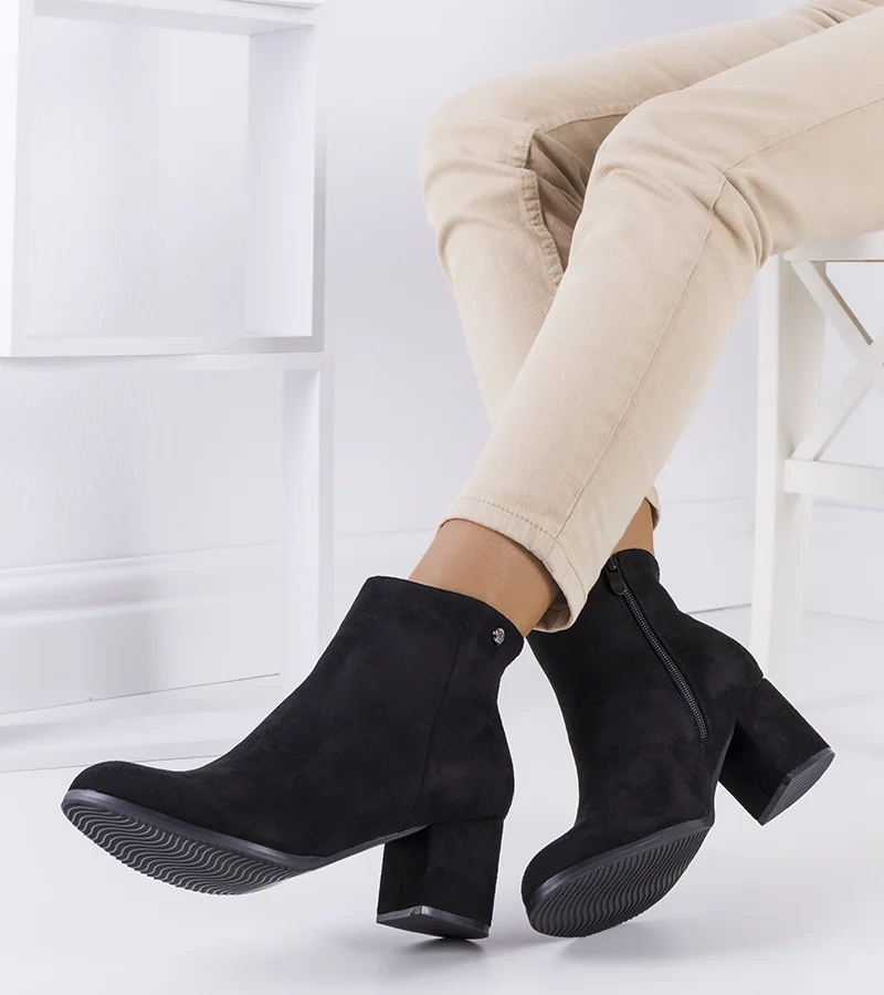 Černá boty na příspěvku Durnatel