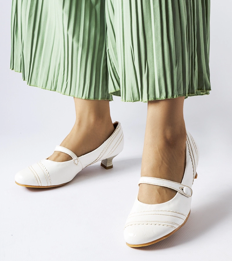 Bílé lodičky na nízkém podpatku Sant'Antonio