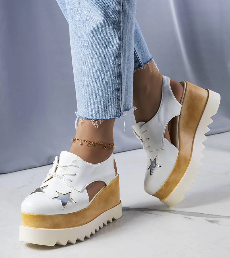 Bílé boty Joan na klínku