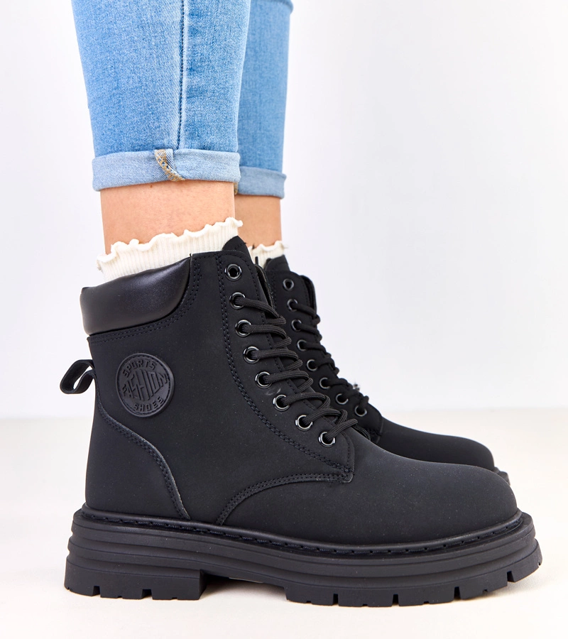 Černé zateplené trapery z matné ekokůže Terisa