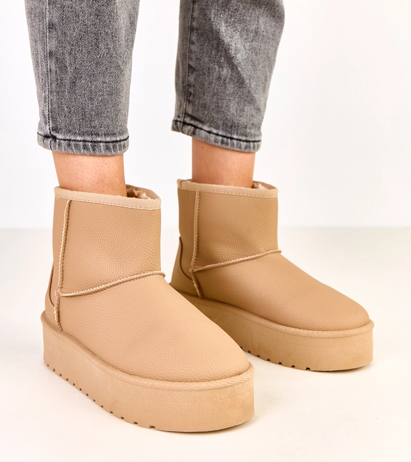 Hnědé nízké sněhule na platformě z eko kůže Reinol