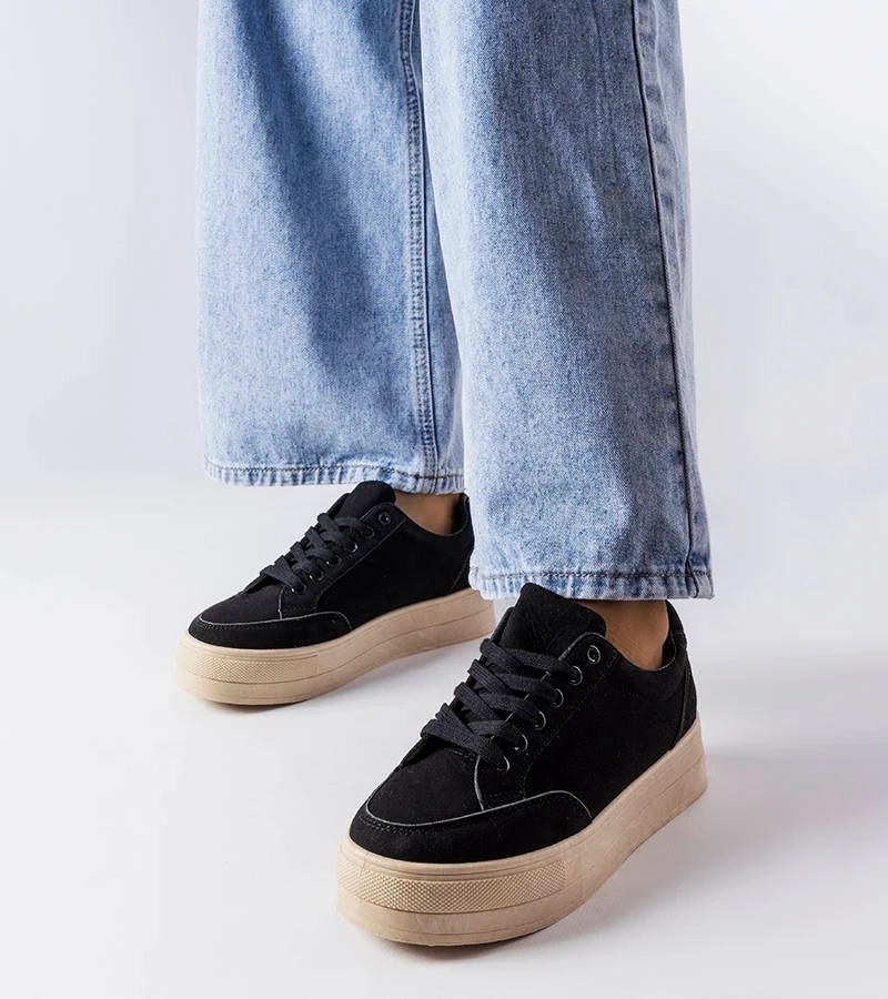 Černé tenisky na platformě od Amathymes