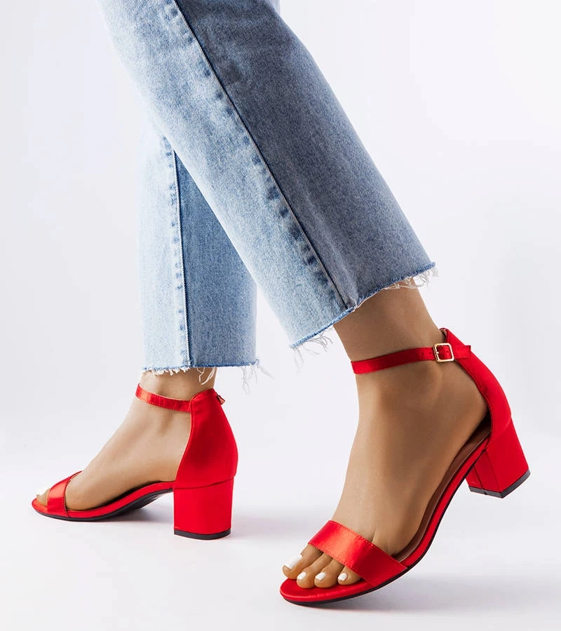 Černé sandály Millo na jehlovém podpatku