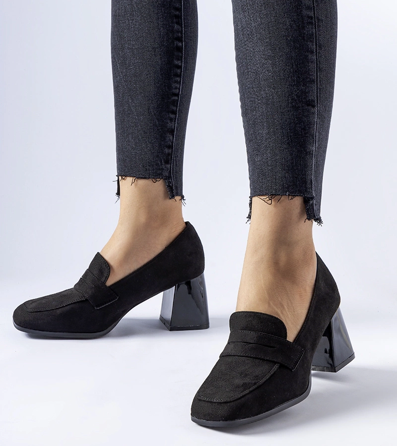 Černé lakované stiletky Mill