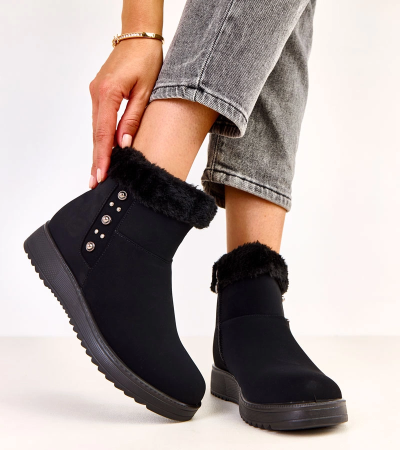 Černé zateplené kotníkové boty z matné ekokůže Boliva