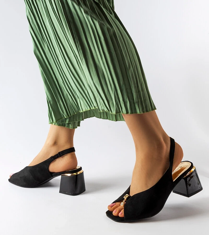 Černé sandály Baccarato na nízkém jehlovém podpatku