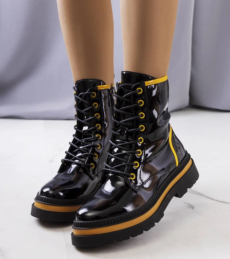 Černé lakované traperské boty Edaline