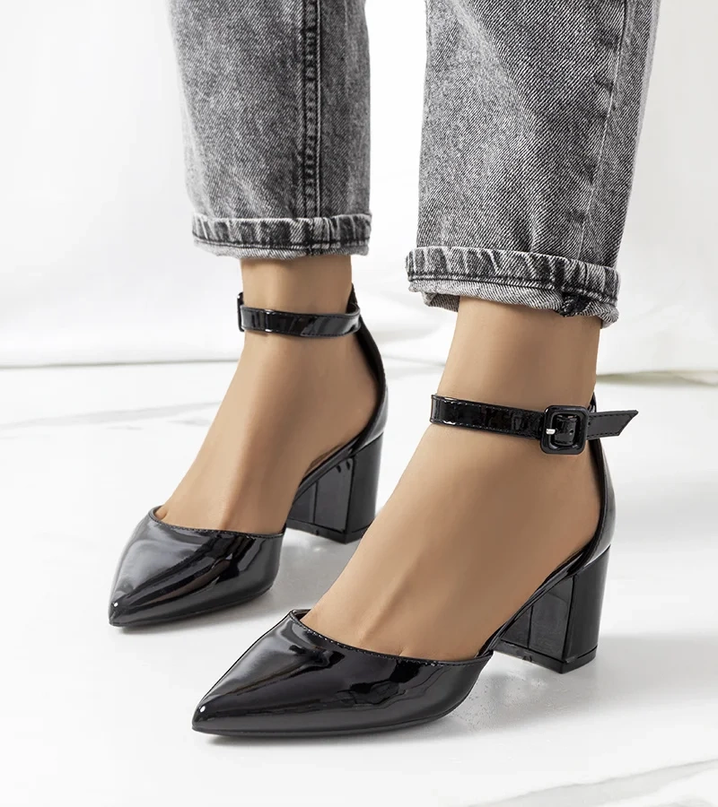 Černé lakované lodičky Mubin